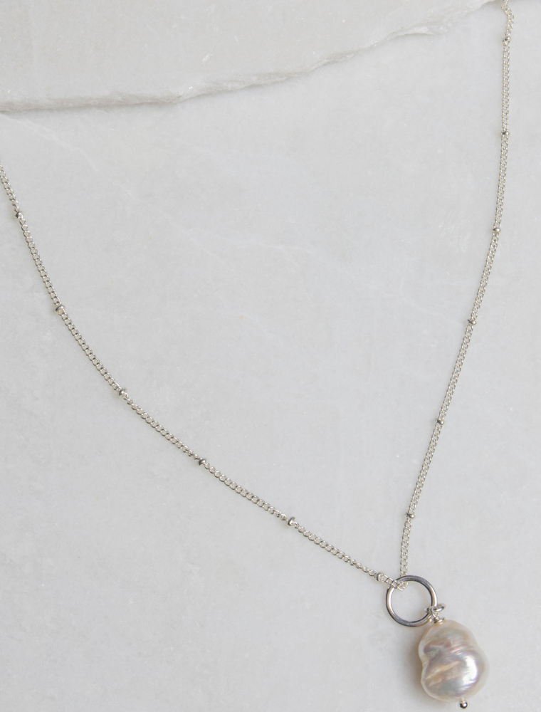 Freshwater Pearl Necklace (Silver Plated)